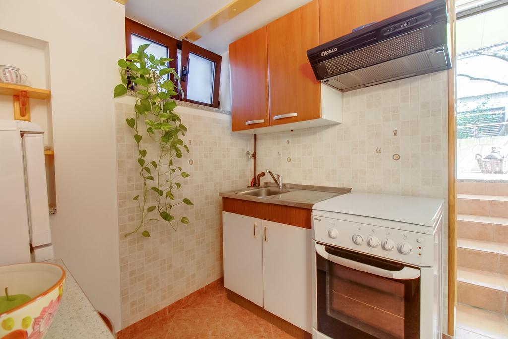 Apartments Franjo مالي لوشينغْ الغرفة الصورة