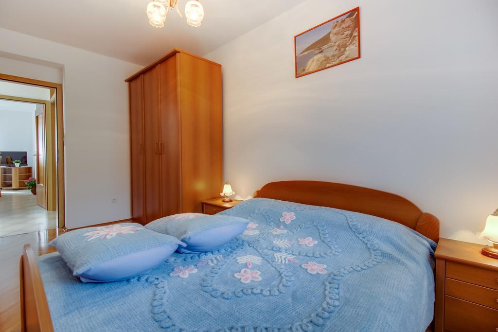 Apartments Franjo مالي لوشينغْ الغرفة الصورة