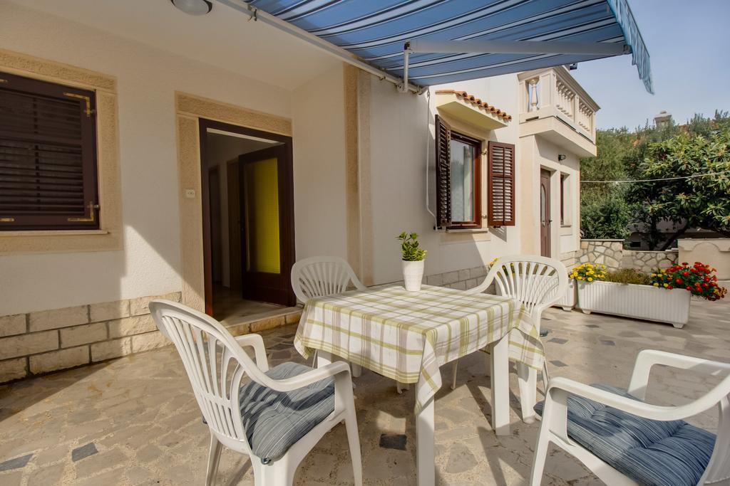 Apartments Franjo مالي لوشينغْ الغرفة الصورة