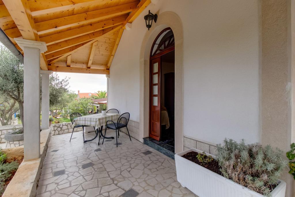 Apartments Franjo مالي لوشينغْ الغرفة الصورة